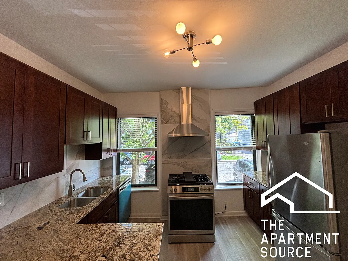 Building Photo - 3138 W Schubert Ave #1R