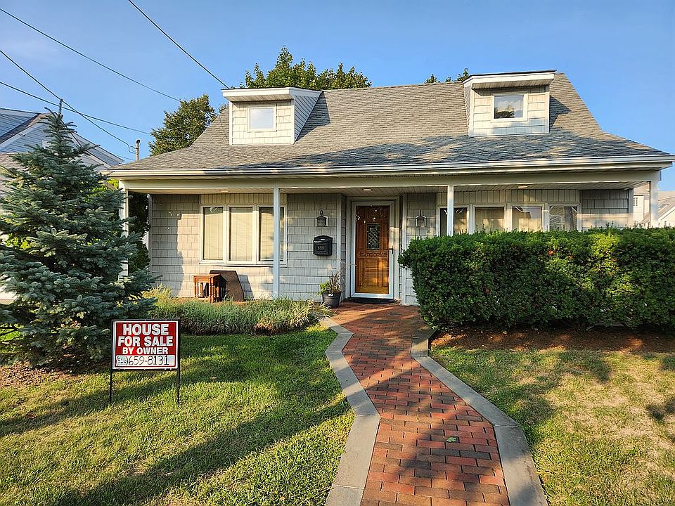 1st image of 898 Merillon Ave