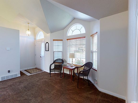 3rd image of 2947 S Sunoak Cir