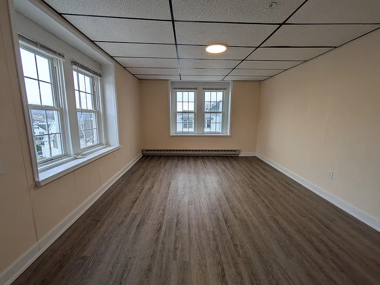 51 S Maple St #7 — Photo 4