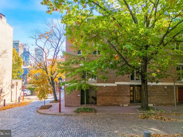 315 Lawrence Ct, Philadelphia, PA 19106