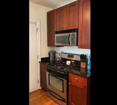 2nd image of 3814 N Sheffield Ave APT 3E