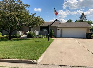 604 3rd Ave SW, Waukon, IA 52172