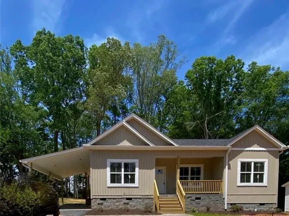 607 Kendall St, Eden, NC 27288