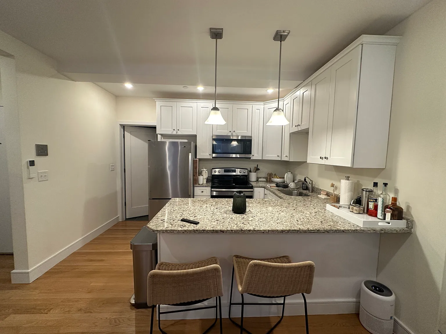 1 bed, 1.0 bath, $3,800 — Photo 3