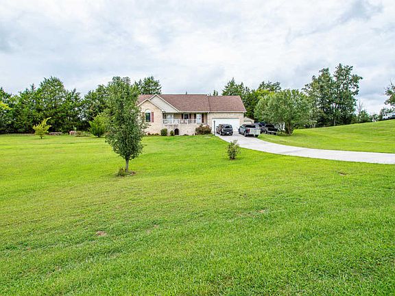 2nd image of 619 Gateway Ln