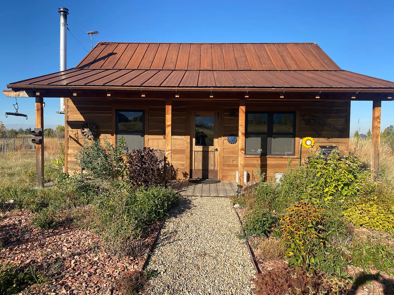 2 bed, 650 sqft, $2,200 — Photo 1