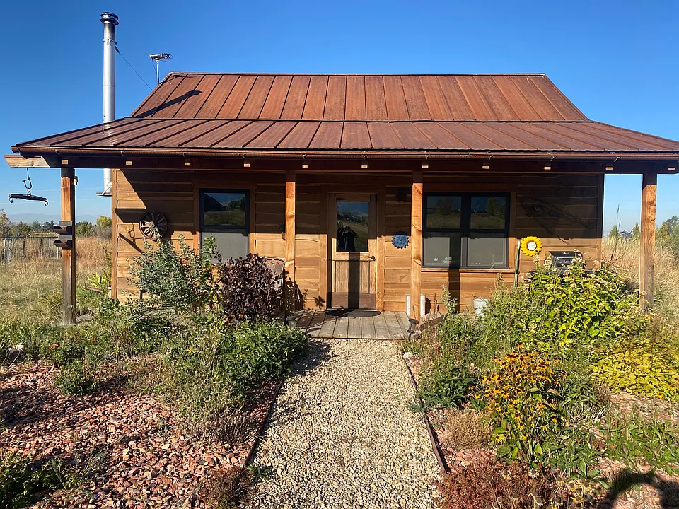 33 Moonbow Rd