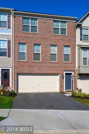 1st image of 174 Royal Ct