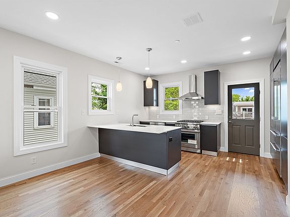 5th image of 12 Foskett St #2