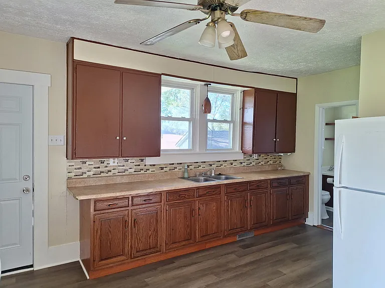 5325 Smithland Rd — Photo 9