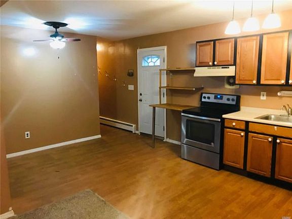 3rd image of 485 Avondale Dr