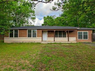 2304 Staunton Dr, Bryan, TX 77803