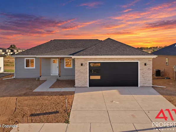 174 Royal Cir, Gillette, WY 82718