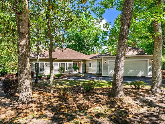 2nd image of 1802 Spinnaker Dr.