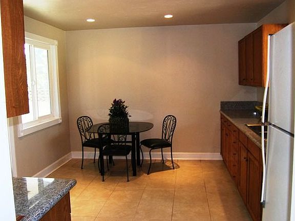 4th image of 164 Brown Dr