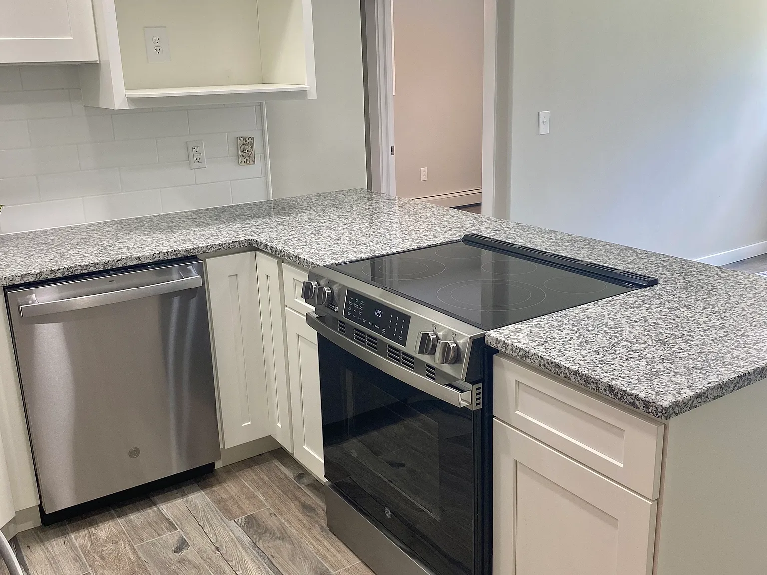 1 bed, 600 sqft, $1,300 — Photo 4