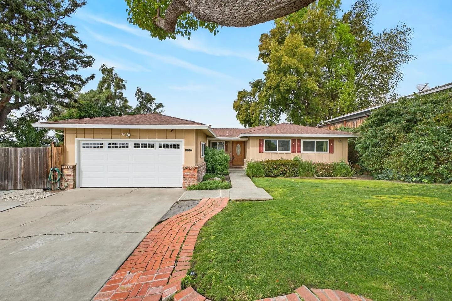14705 E Hills Dr photo 1