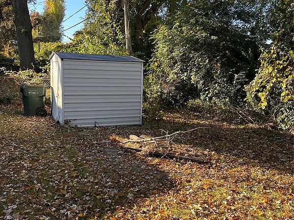 3rd image of 9219 Ellison Dr