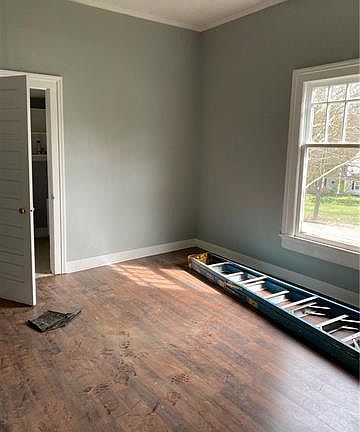 5th image of 602 W Franklin St
