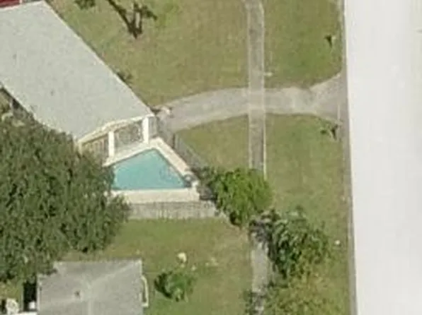 1549 Live Oak Dr, West Palm Beach, FL 33415