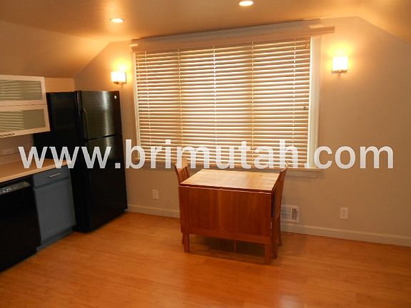 3rd image of 1258 E Emerson Ave APT 3