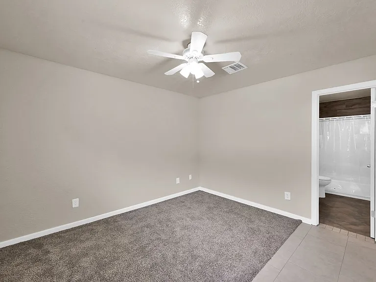 Lakeview Point Apartments — Photo 18