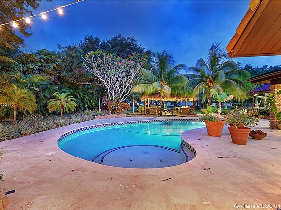 5th image of 15601 SW 82nd Ave