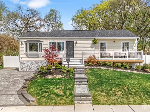 31 Virginia Ave, Hazlet, NJ 07730