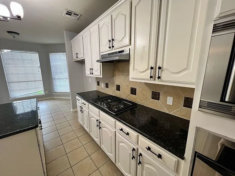 3904 Brush Creek Trl — Photo 20