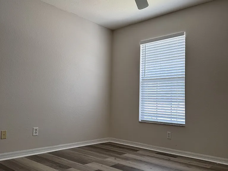 26728 Little John Ct #7 — Photo 8