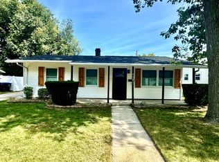 814 Parmon Rd, Bloomington, IL 61701