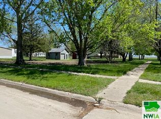 1319 2nd St, Onawa, IA 51040