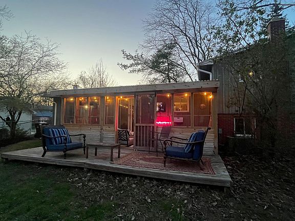 3rd image of 1246 Kuehnle Ave
