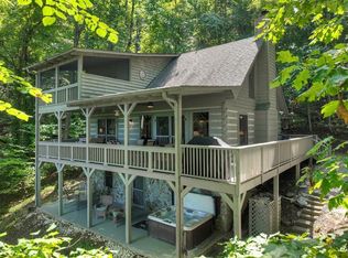 304 Ridge Cir, Blue Ridge, GA 30513