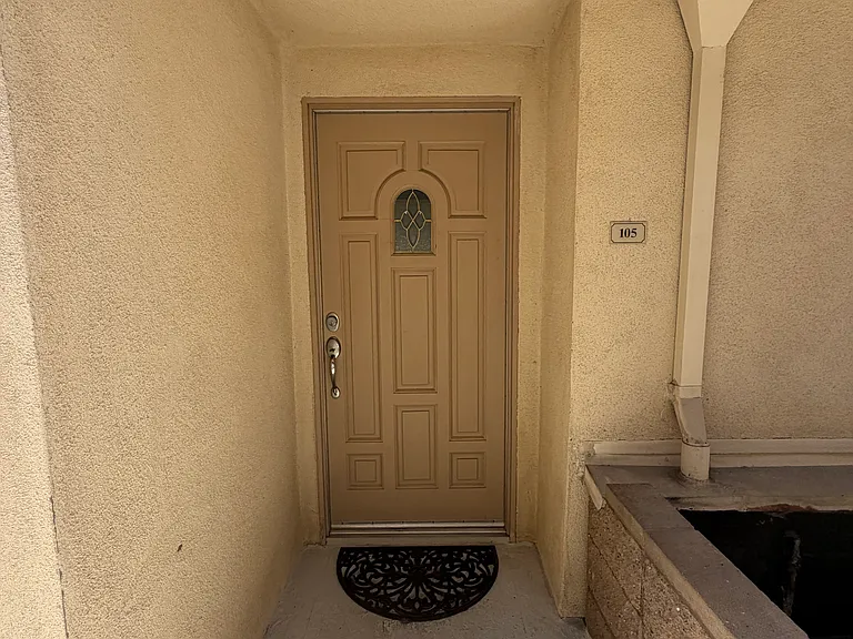 423 E Providencia Ave #105 — Photo 2