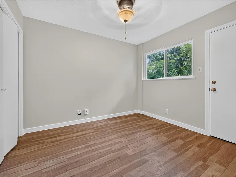 1513 Travis Heights Blvd #A — Photo 9