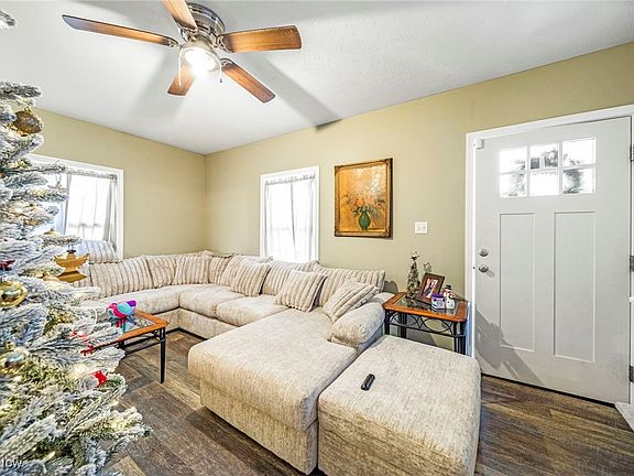 4th image of 3024 Latimer Ave