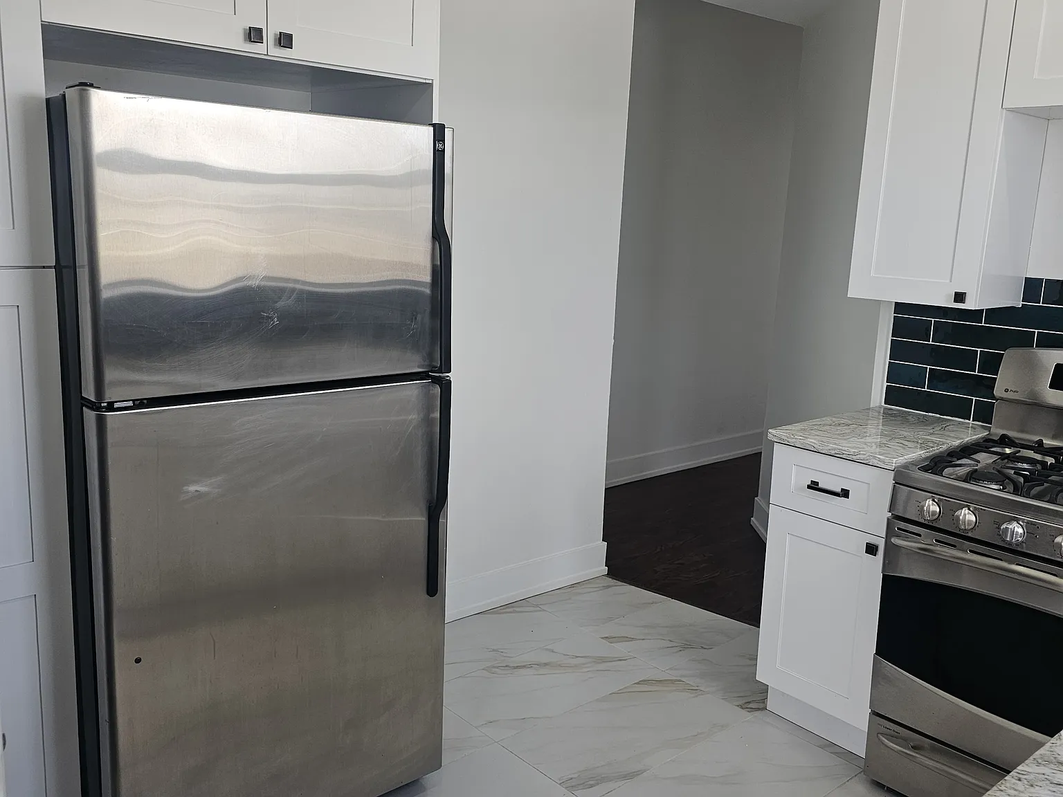 3 bed, 1000 sqft, $1,850 — Photo 3