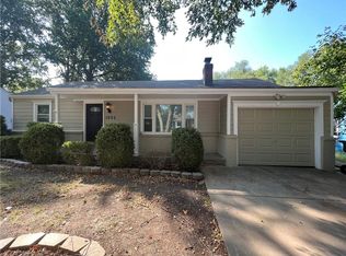 1205 E Fredrickson Dr, Olathe, KS 66061