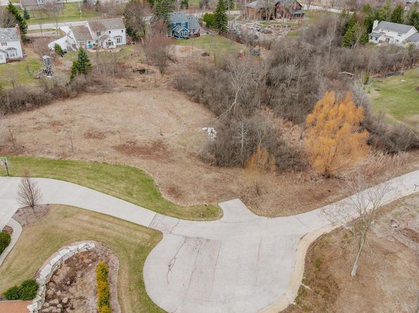 12645 North Rotary Park COURT, Mequon, WI 53097