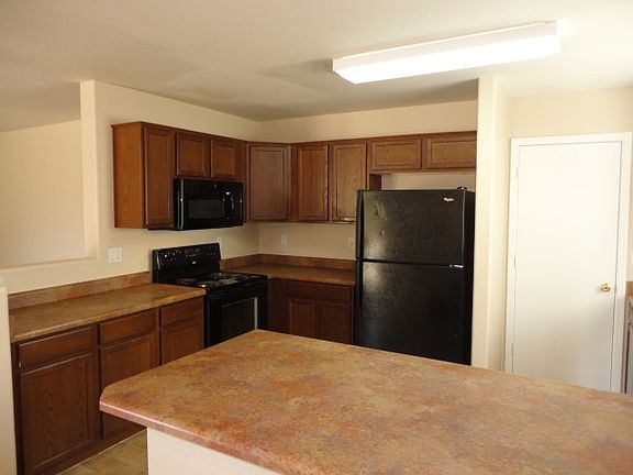 4th image of 1467 E Kelsi Ave