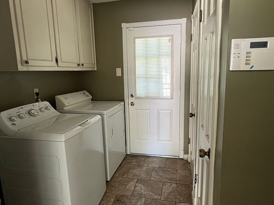 2nd image of 5400 Oakleaf Ave