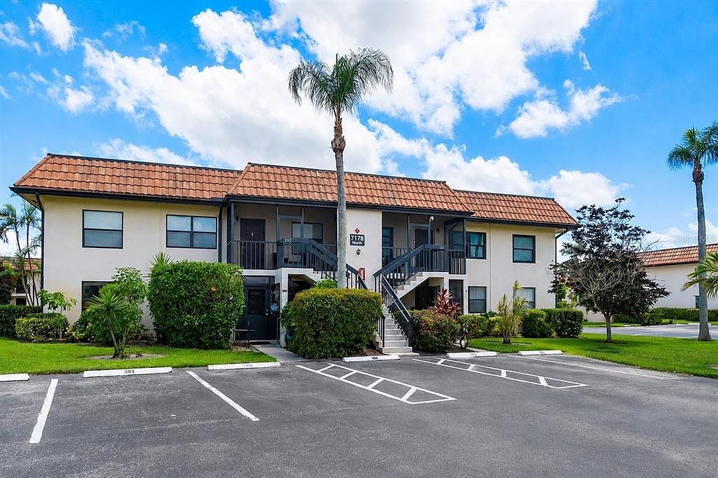 7178 GOLF COLONY COURT #202 — Forest Oaks Golf Club