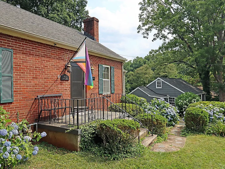 1412 Cherry Ave — Photo 2