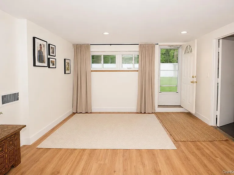 51 Whitman Ave — Photo 17