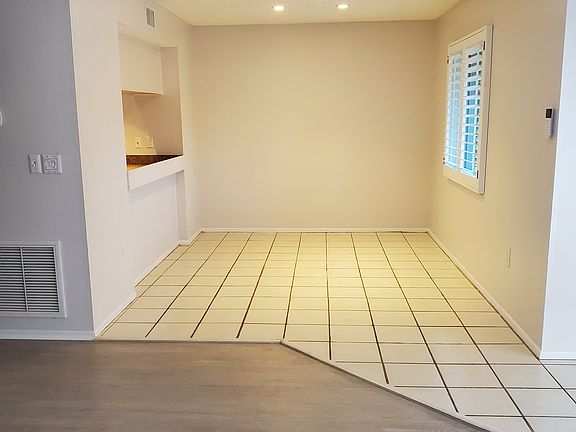 2nd image of 1552 Greenlea Dr #1552