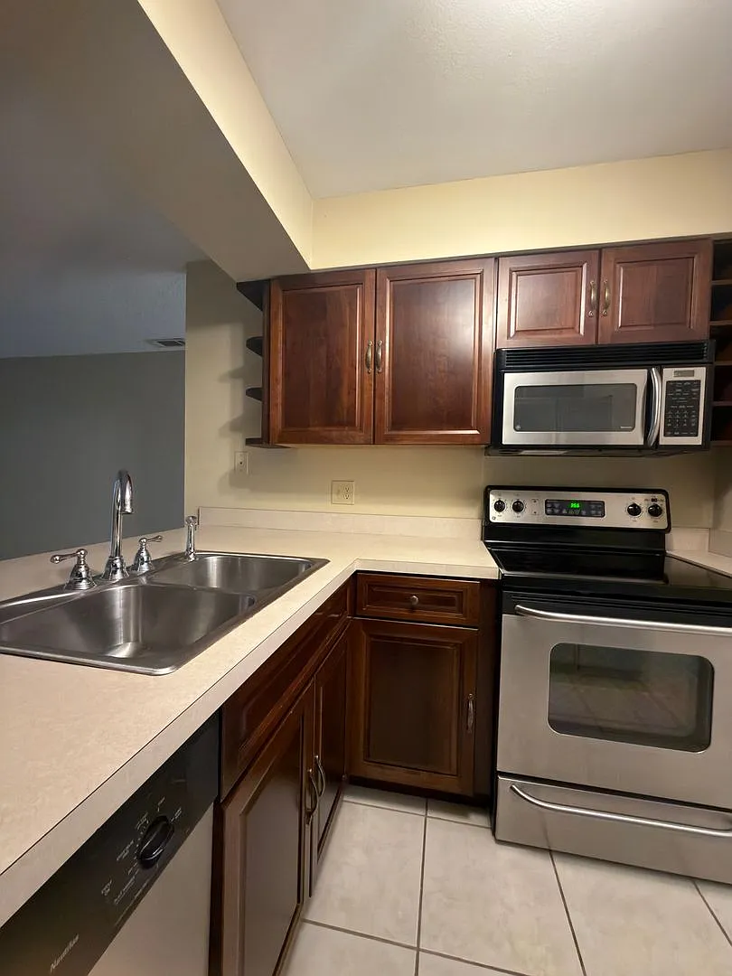 4520 Bar Harbor Dr - Available Now. — Photo 2
