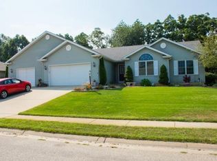 11034 Fairview Dr, Osceola, IN