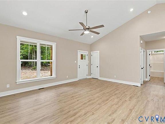 4th image of 388 Briery Way Rd